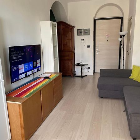 Apartamento Un Piano Sotto Arturo Turín Exterior foto