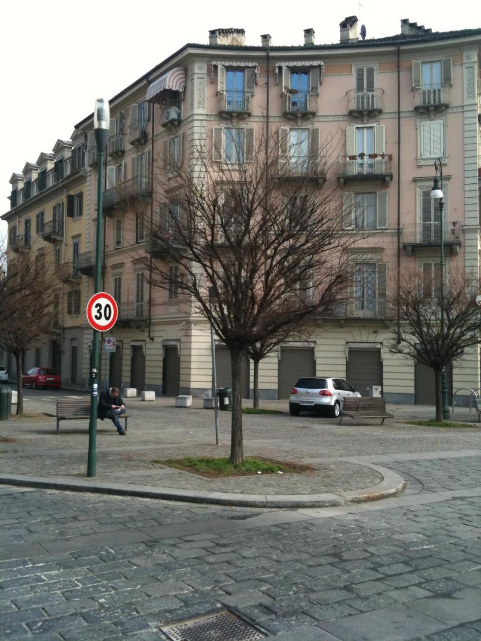 Apartamento Un Piano Sotto Arturo Turín Exterior foto